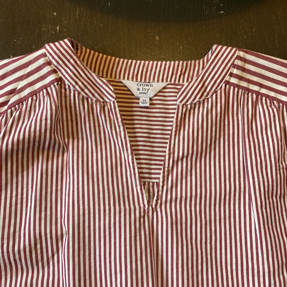 Crown and ivy BWT 100‎ percent cotton blouse. Retail 59.50